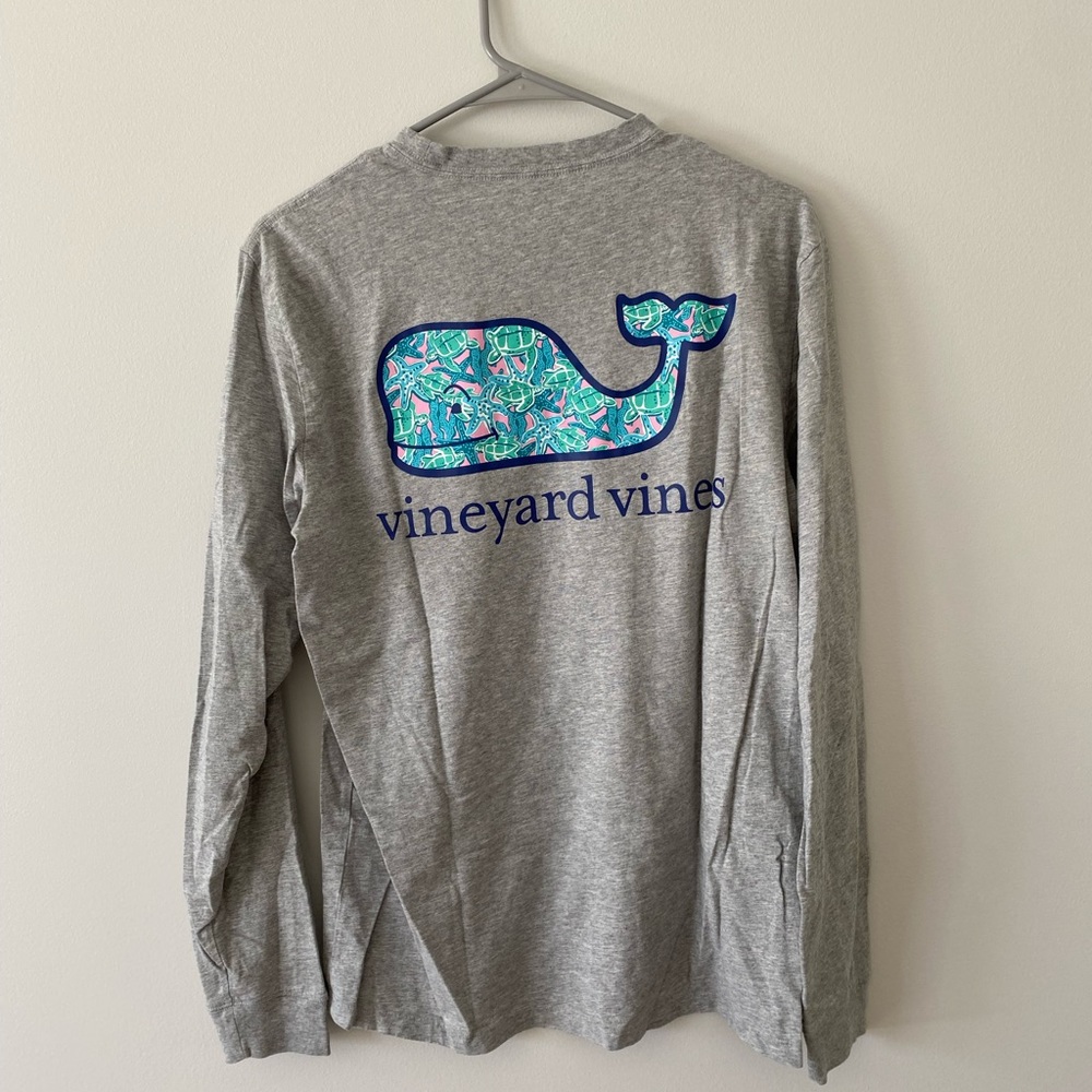 Vineyard vines sea turtle tee